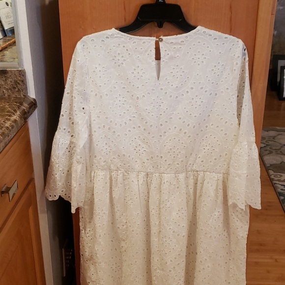 Pinkblush white scalloped maternity dress - Picture 8 of 9